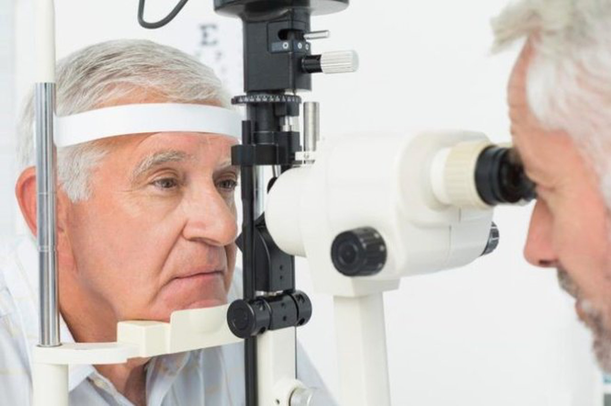 Những bệnh về mắt thường gặp ở người già và biện pháp phòng tránh